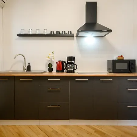 Culture At Your Doorstep - Modern 1br In The Center شقة
