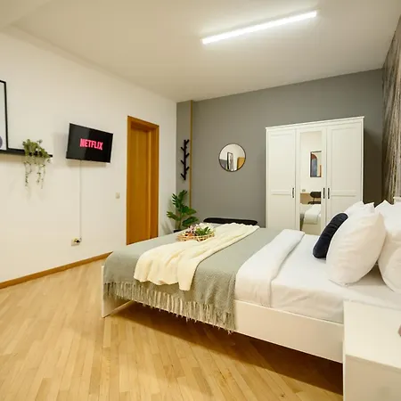 Culture At Your Doorstep - Modern 1br In The Center Apartamento Bucareste