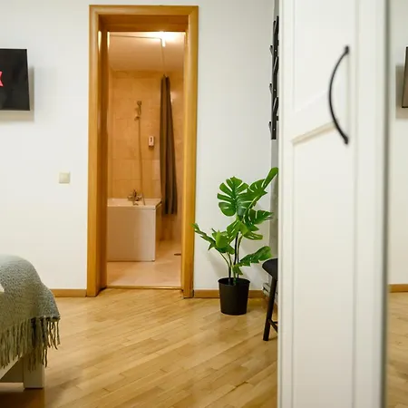 Culture At Your Doorstep - Modern 1br In The Center Apartamento Bucareste