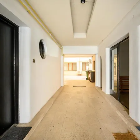 Culture At Your Doorstep - Modern 1br In The Center
