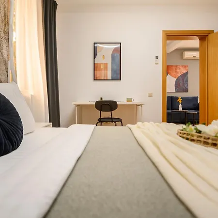 Culture At Your Doorstep - Modern 1br In The Center *