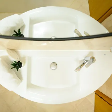 Apartamento Culture At Your Doorstep - Modern 1br In The Center *