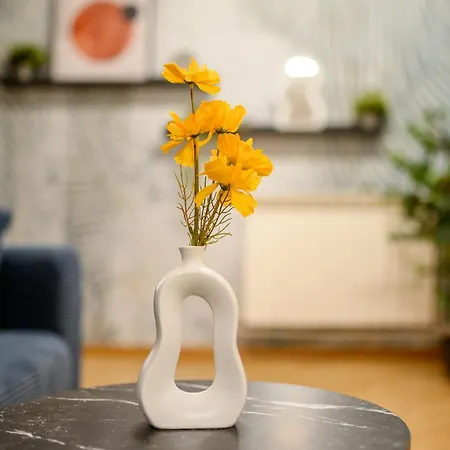 Apartamento Culture At Your Doorstep - Modern 1br In The Center Bucareste