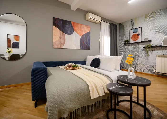 Culture At Your Doorstep - Modern 1br In The Center
