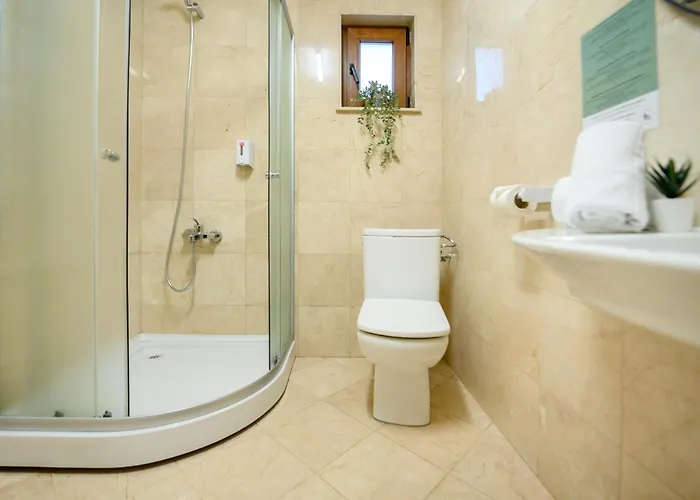 Lägenhet Culture At Your Doorstep - Modern 1br In The Center *
