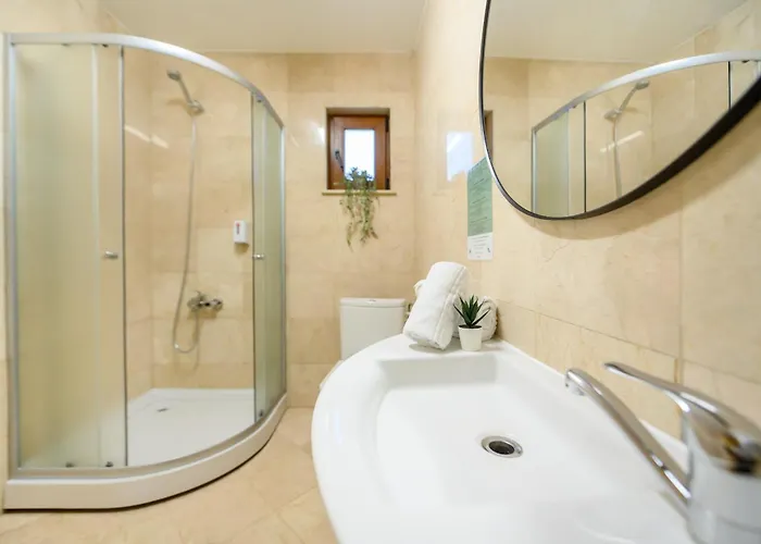 Culture At Your Doorstep - Modern 1br In The Center Lägenhet *