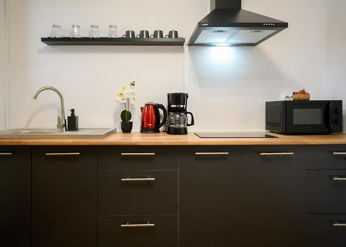 Culture At Your Doorstep - Modern 1br In The Center
